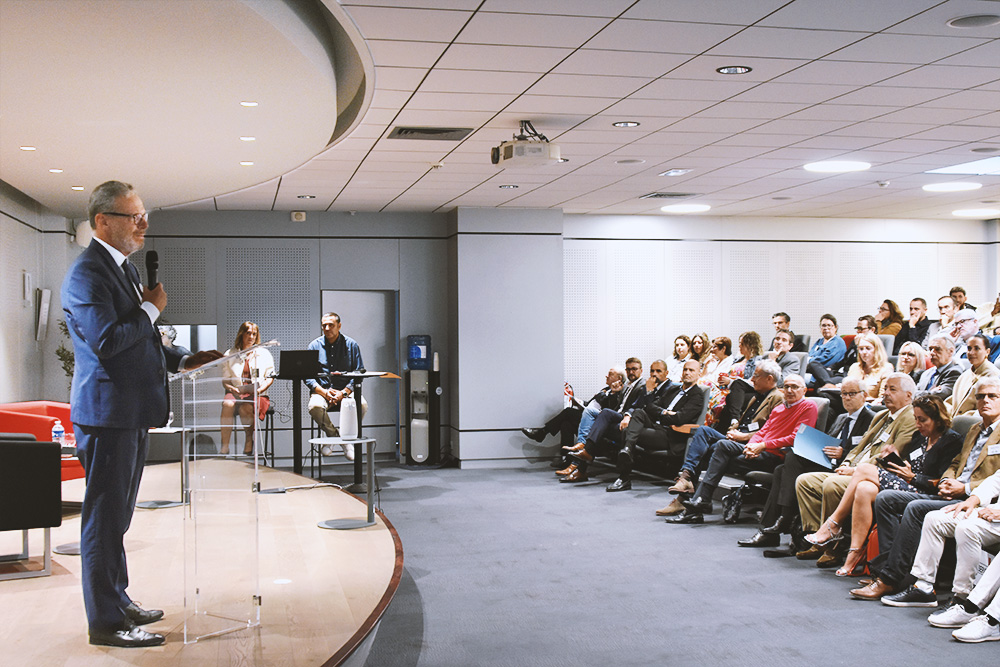 conf80_02.jpg